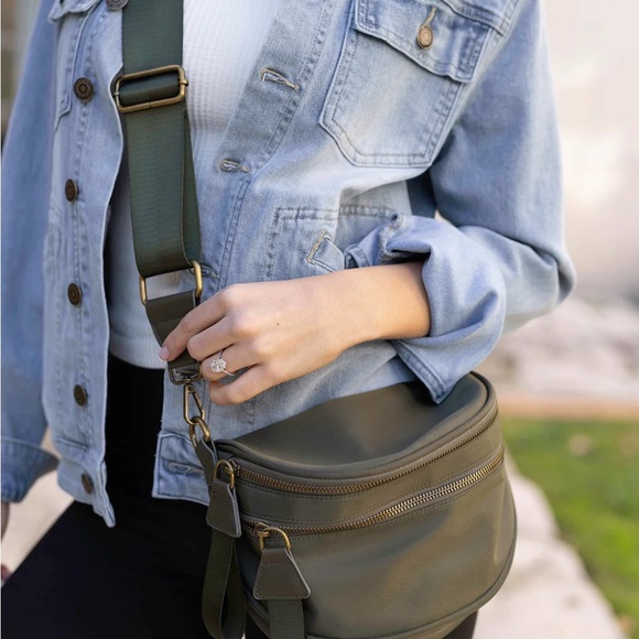 Grace & Lace Belt Bag NWT Olive Green - Sold Out - Picture 2 of 7